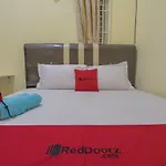 Reddoorz Near Opi Mall Palembang